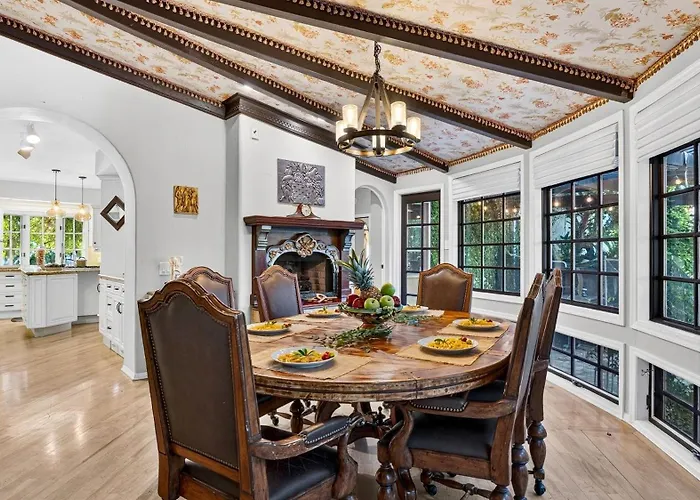 Palm Manor By Avantstay Holiday home