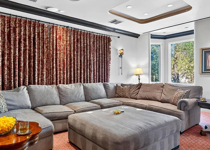 Palm Manor By Avantstay Holiday home